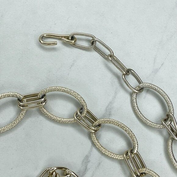 Gold Tone Oval Chain Link Belt with Beehive Swirl Charm - One Size ✨ - Picture 10 of 10